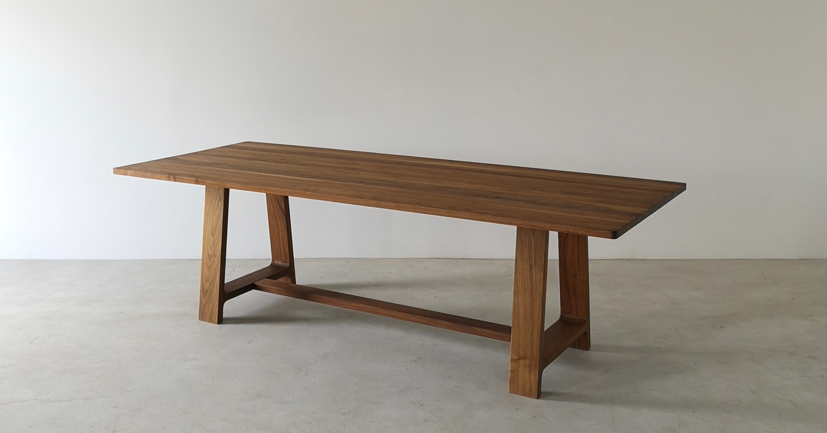 Bow Dining Table