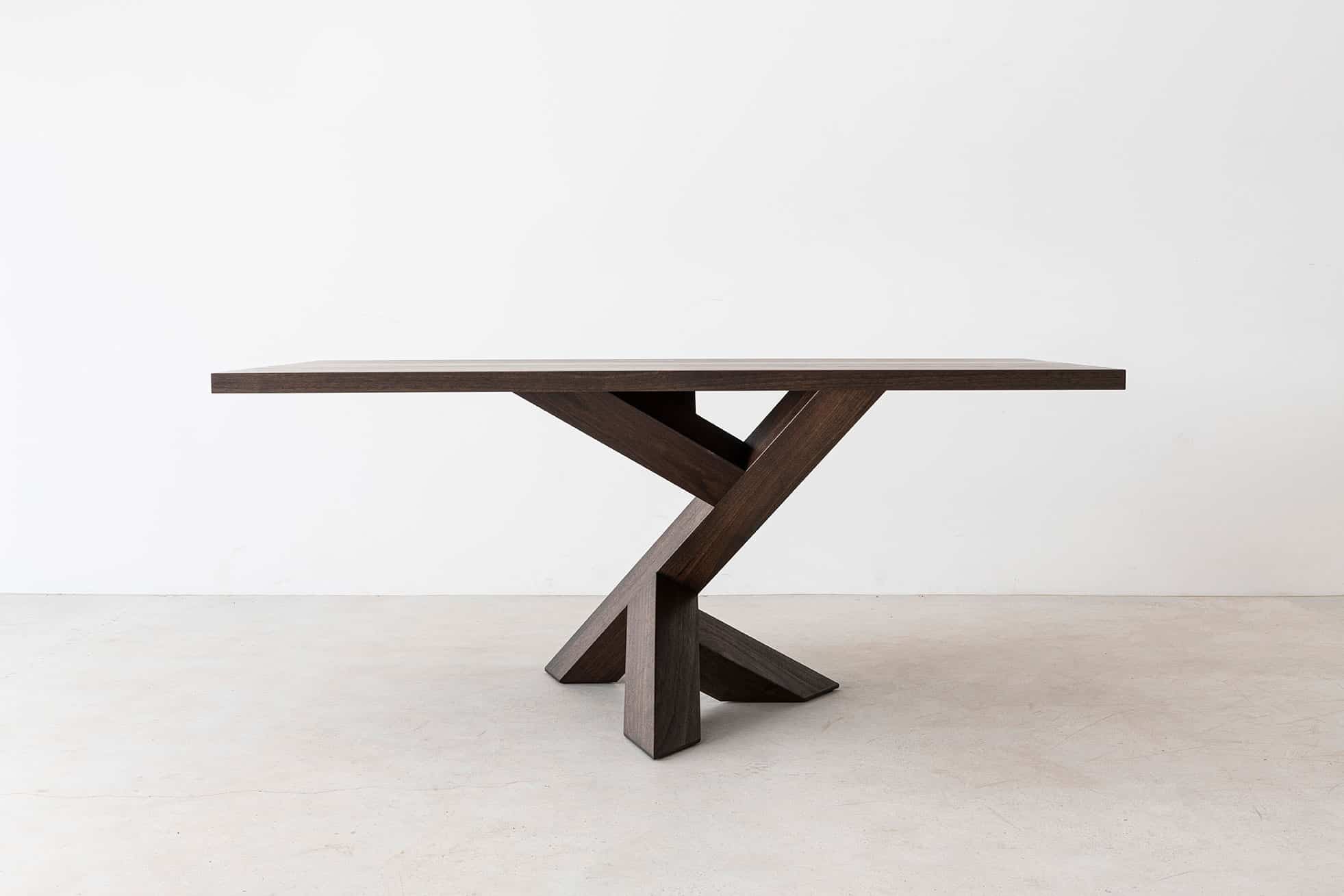 ICONOCLAST Single Leg Table Dining Room Furniture